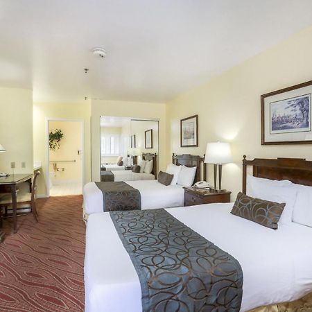 Campbell Inn Hotel Екстер'єр фото