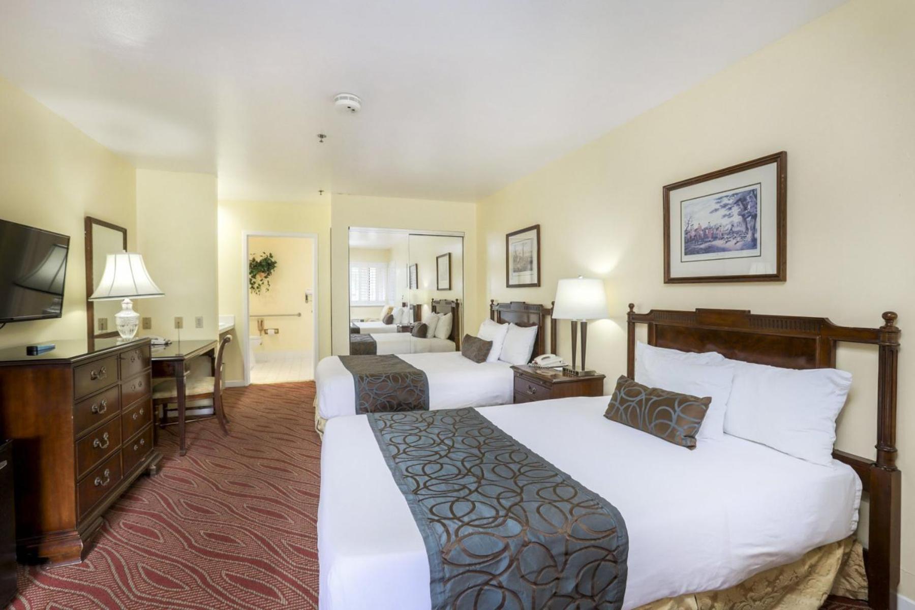 Campbell Inn Hotel Екстер'єр фото