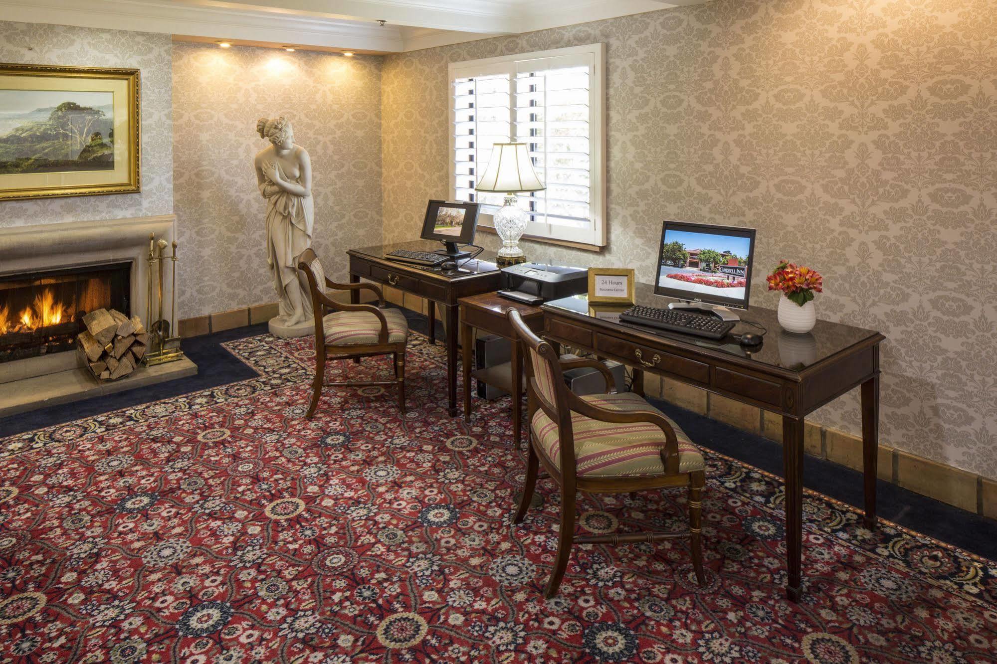 Campbell Inn Hotel Екстер'єр фото