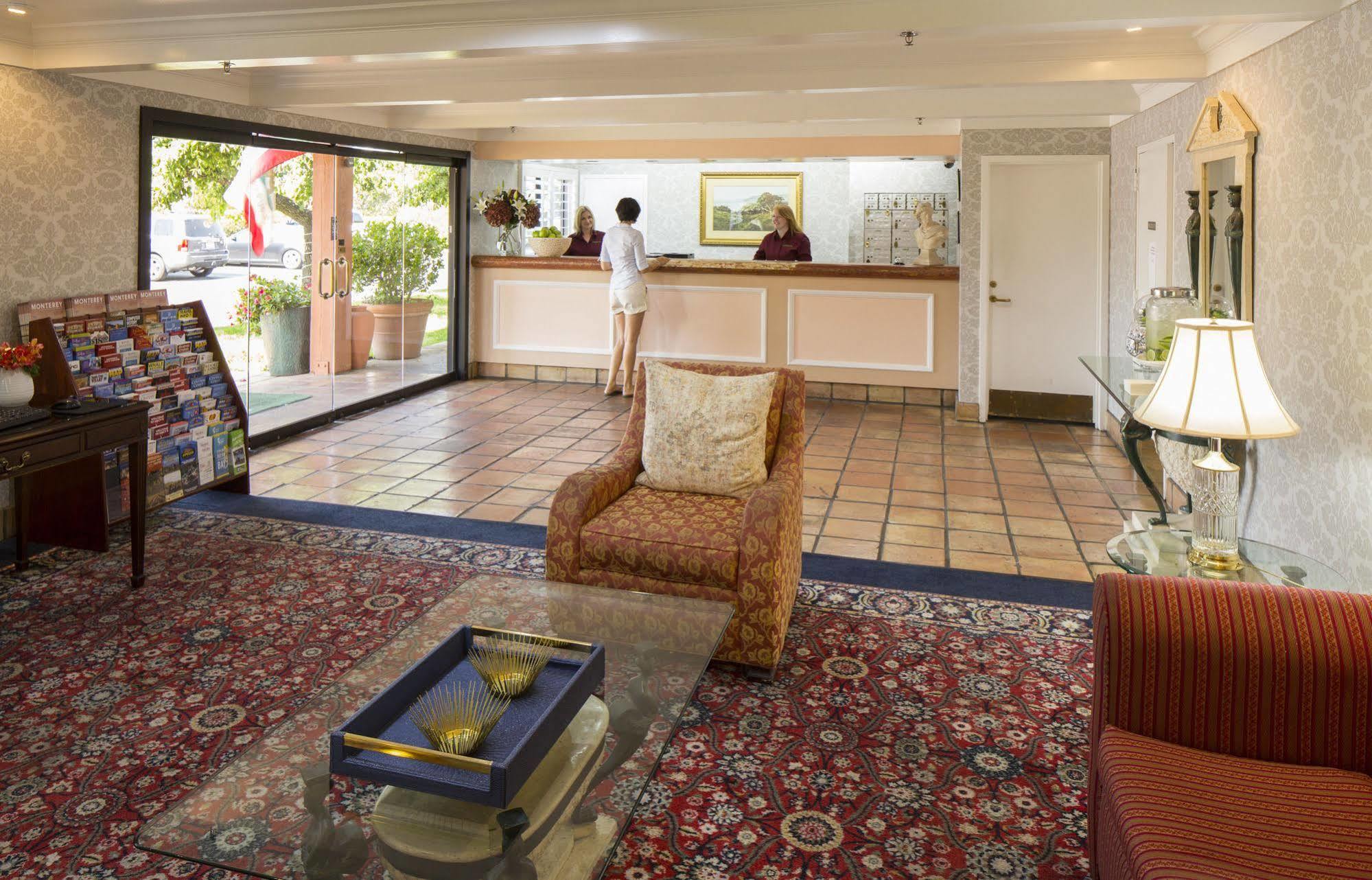 Campbell Inn Hotel Екстер'єр фото